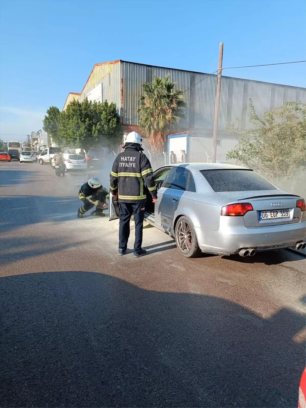 İskenderun’da Otomobil Yangını